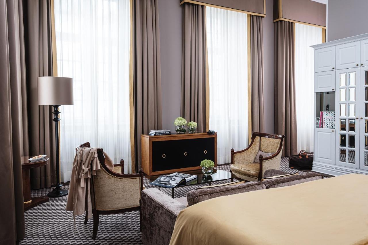 Althoff Grandhotel Schloss Bensberg Bergisch Gladbach Exterior foto A suite at the Mandarin Oriental, Munich