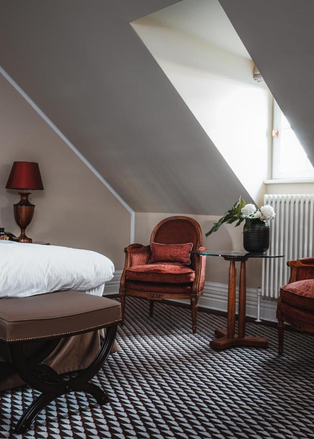 Althoff Grandhotel Schloss Bensberg Bergisch Gladbach Exterior foto A room at the hotel