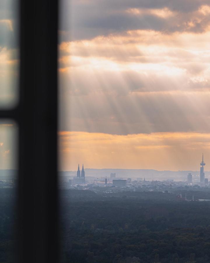 Althoff Grandhotel Schloss Bensberg Bergisch Gladbach Exterior foto View of Frankfurt from the observation deck