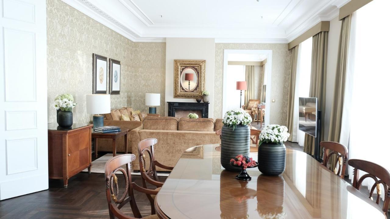 Althoff Grandhotel Schloss Bensberg Bergisch Gladbach Exterior foto A suite at the hotel